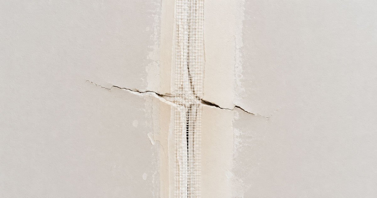 how to fix cracked drywall tape